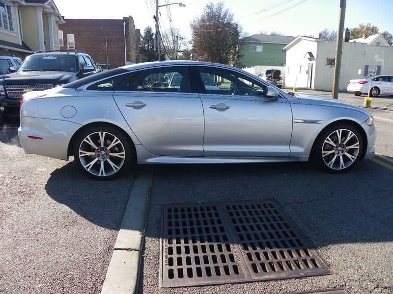 2015 Jaguar XJ Image 20