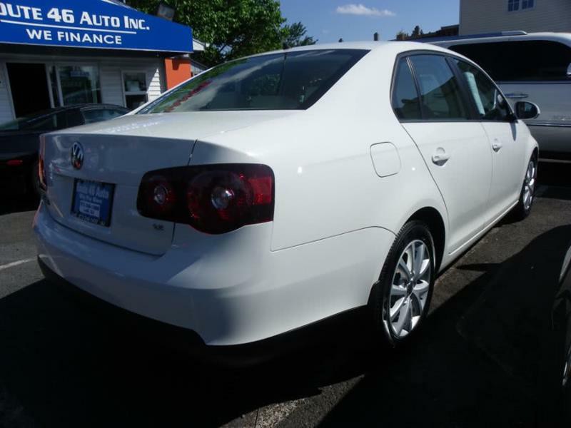 2010 Volkswagen Jetta Image 3