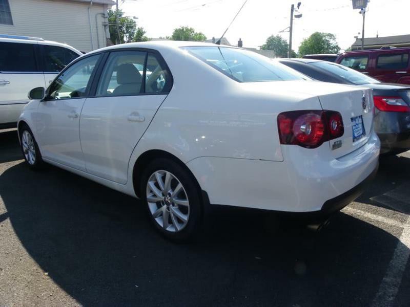 2010 Volkswagen Jetta Image 4