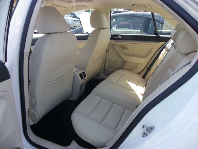 2010 Volkswagen Jetta Image 6