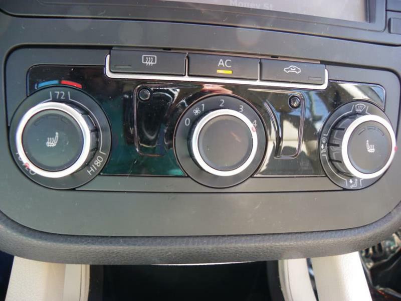 2010 Volkswagen Jetta Image 11