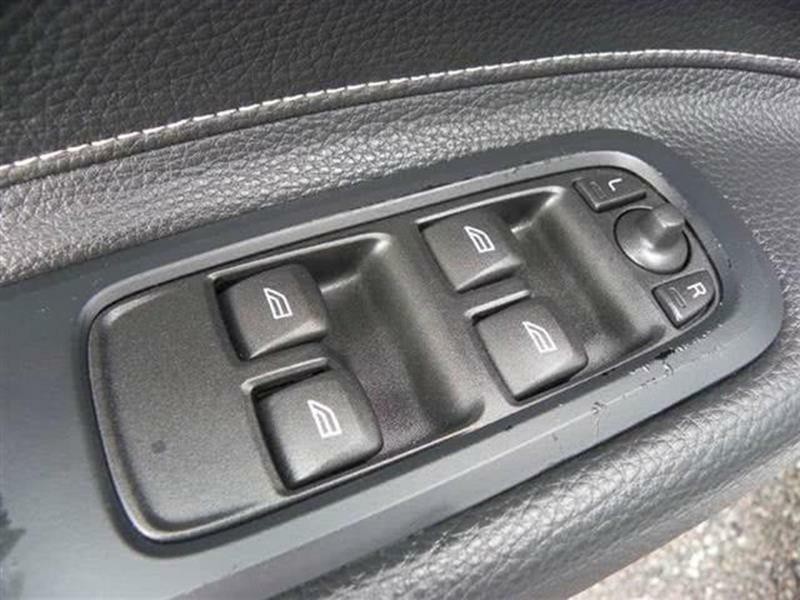 2011 Volvo C70 Image 8