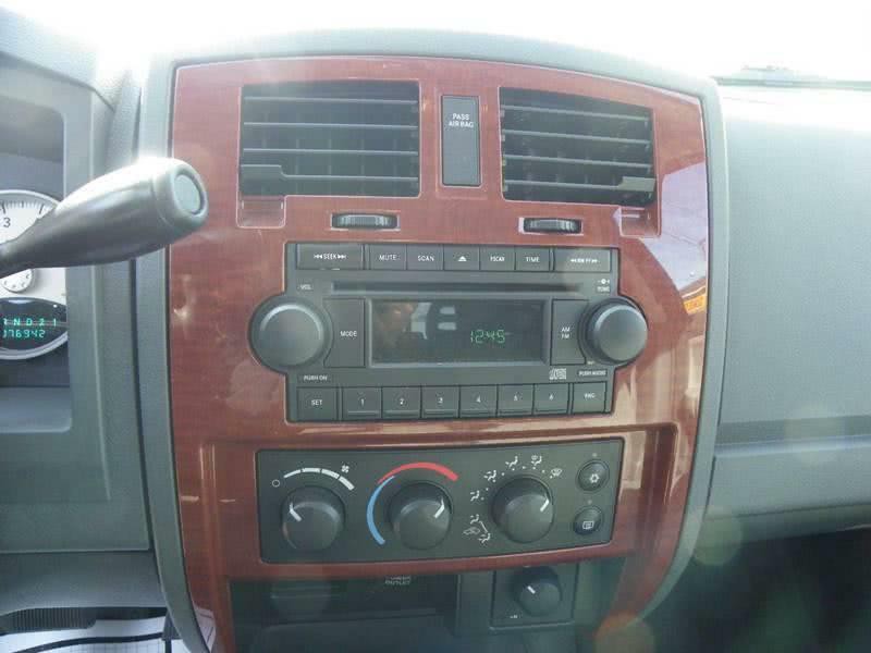 2005 Dodge Dakota Image 9