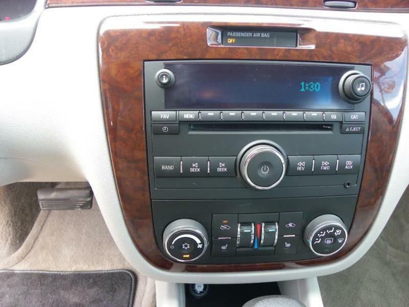 2010 Chevrolet Impala Image 11