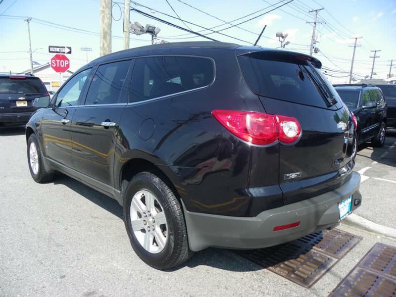 2010 Chevrolet Traverse Image 4