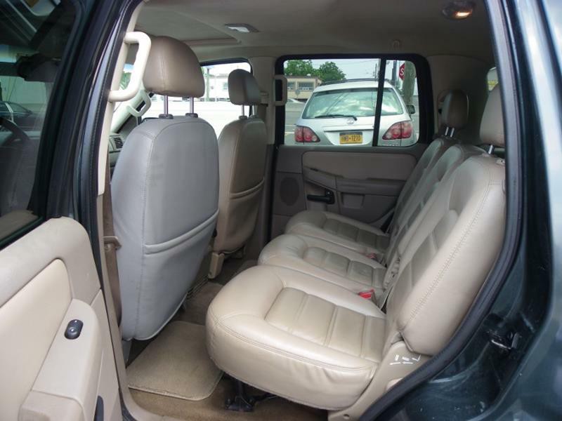 2002 Ford Explorer Image 7
