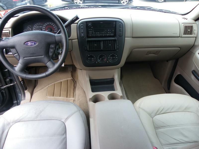 2002 Ford Explorer Image 9