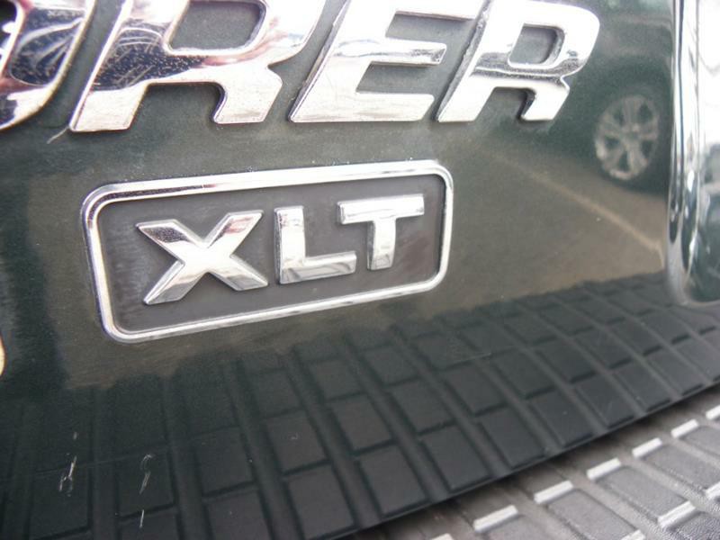 2002 Ford Explorer Image 12