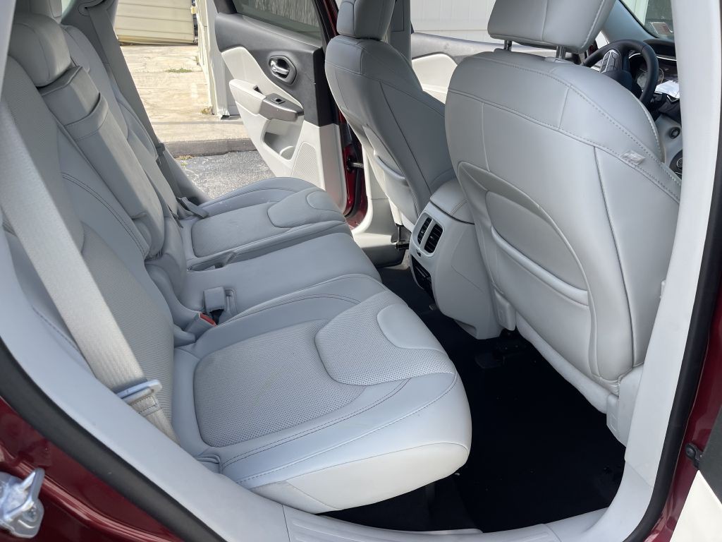 2019 Jeep Cherokee Image 9