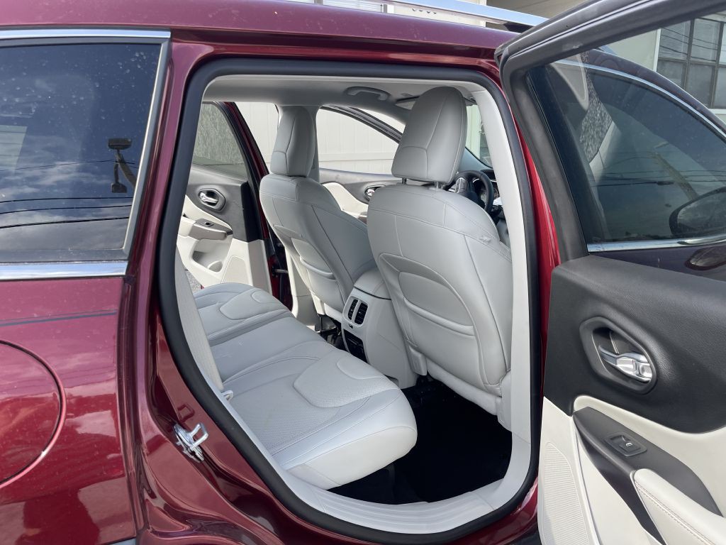2019 Jeep Cherokee Image 10