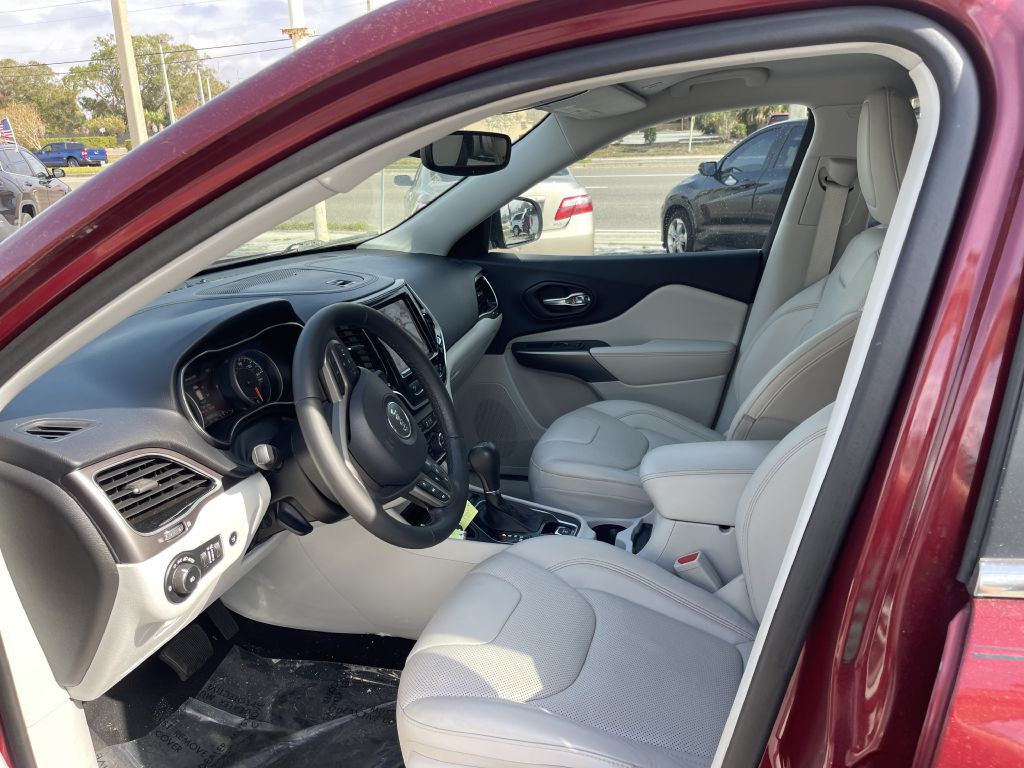 2019 Jeep Cherokee Image 12
