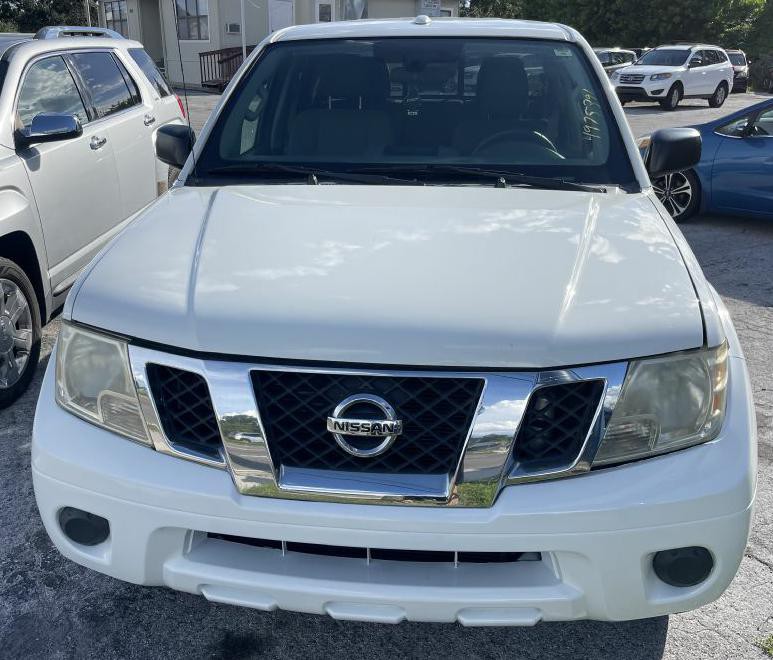 2015 Nissan Frontier Image 3