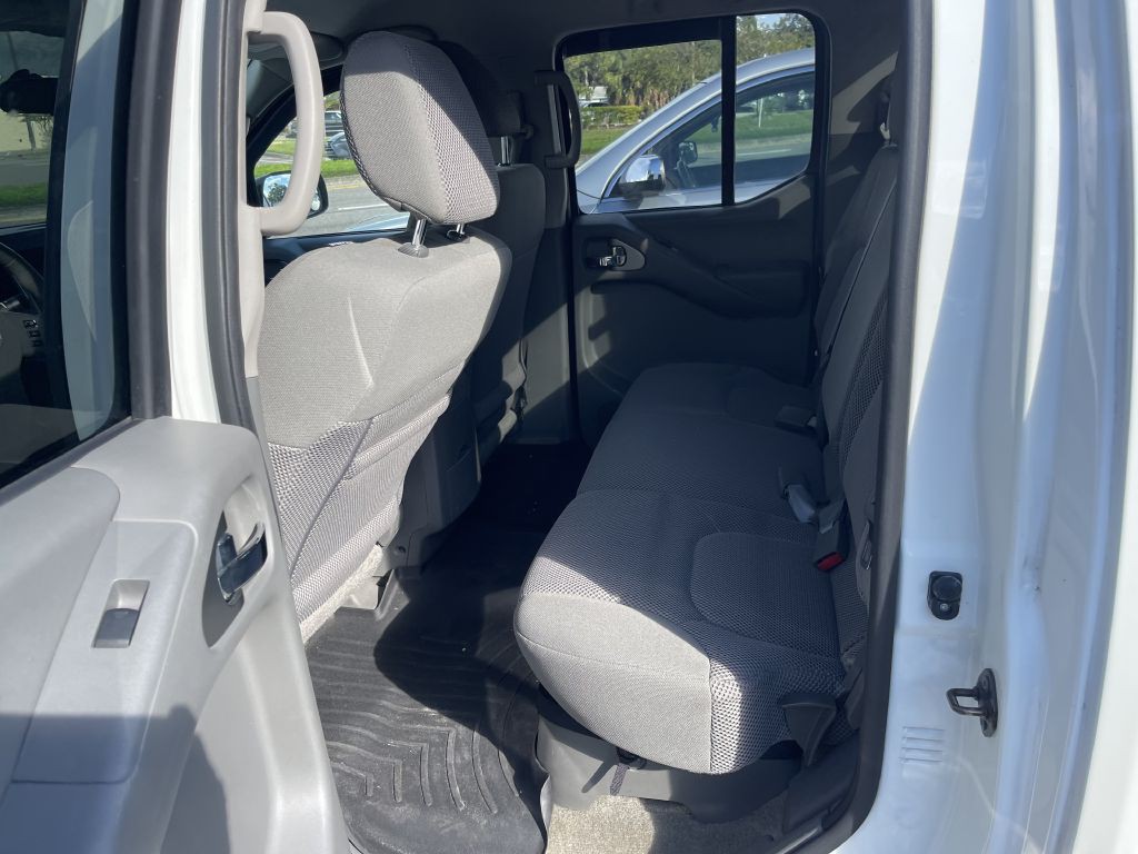 2015 Nissan Frontier Image 7