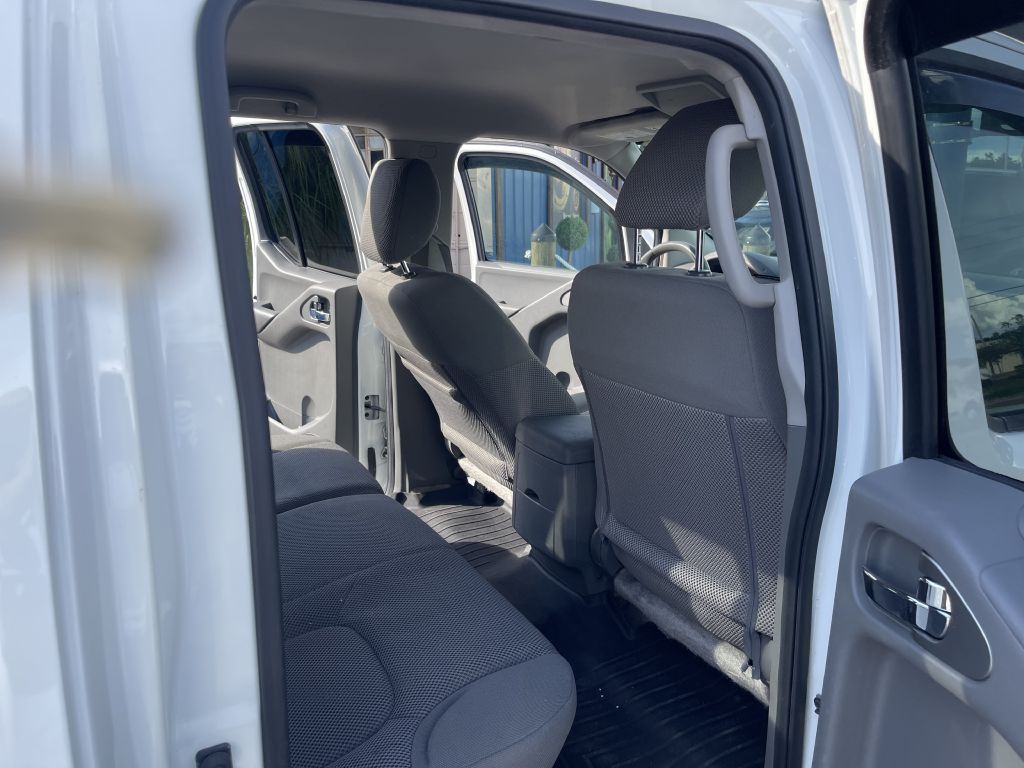 2015 Nissan Frontier Image 8