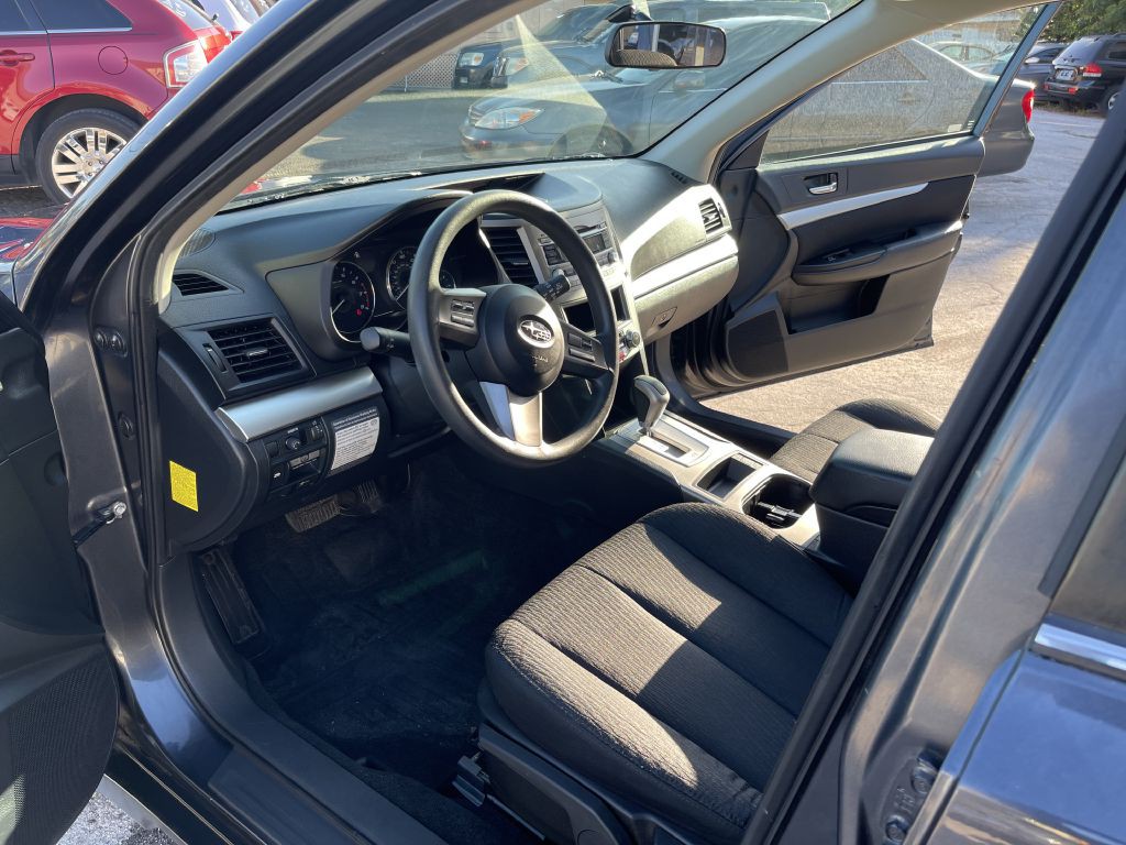 2011 Subaru Outback Image 10