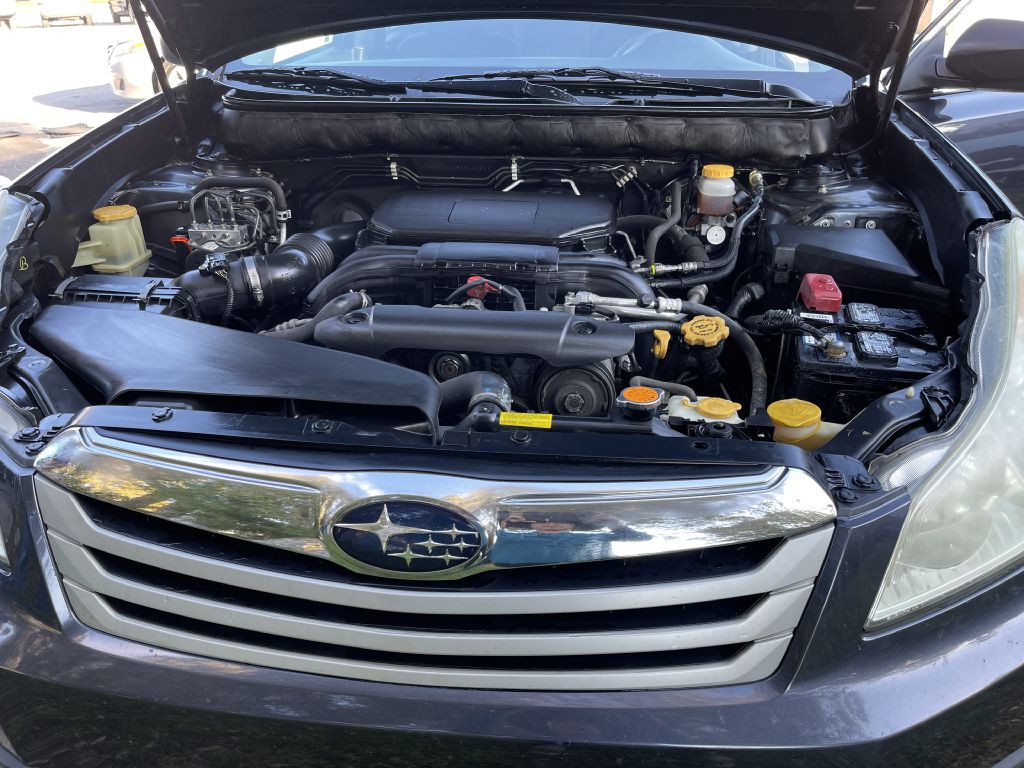 2011 Subaru Outback Image 12