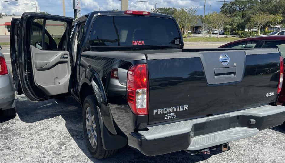 2012 Nissan Frontier Image 3
