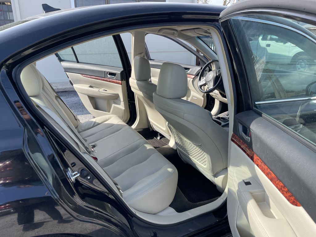 2012 Subaru Legacy Image 9