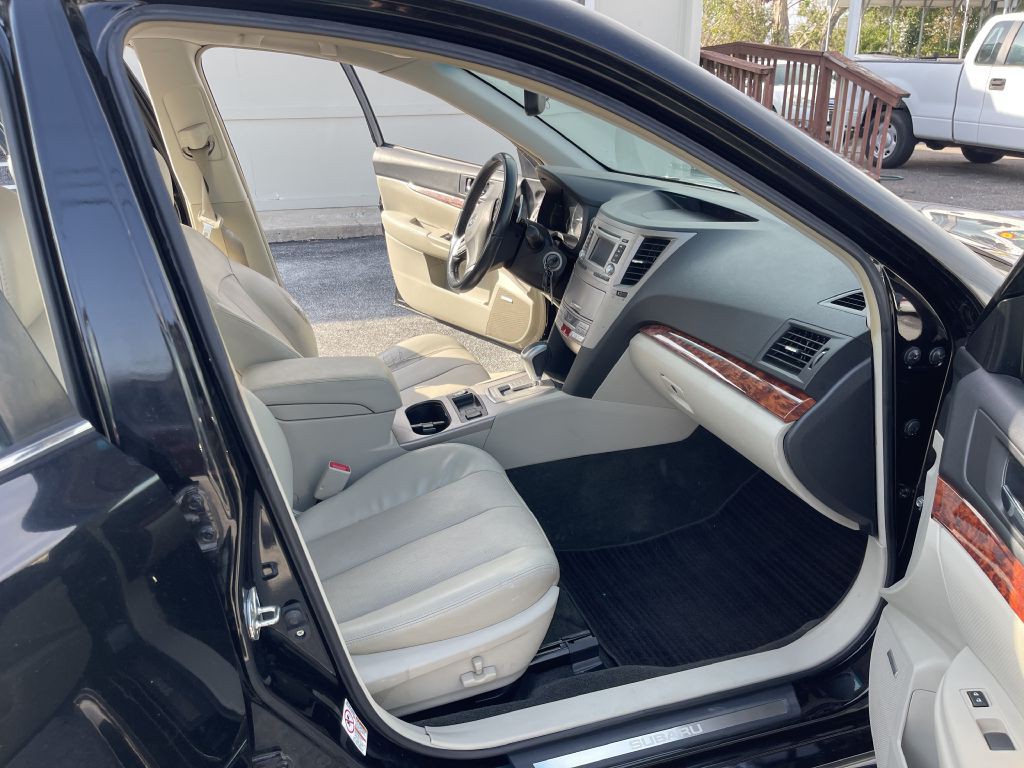 2012 Subaru Legacy Image 10