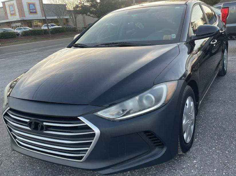 2017 Hyundai Elantra Image 2