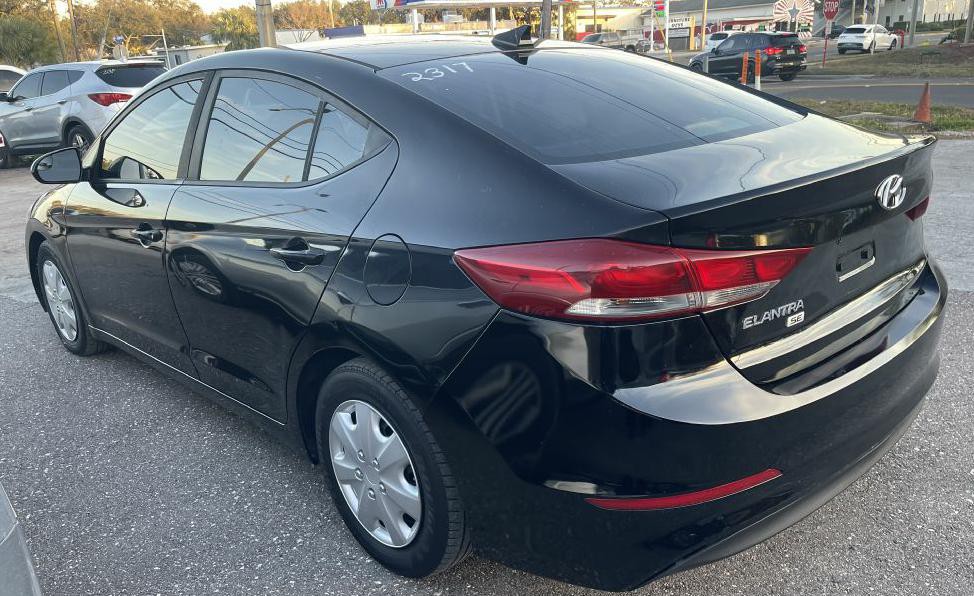 2017 Hyundai Elantra Image 3