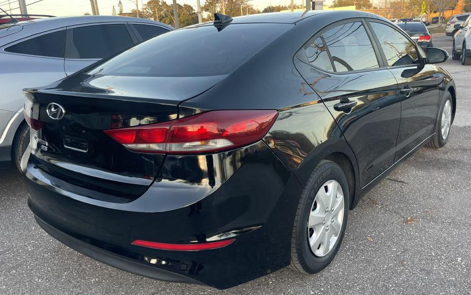 2017 Hyundai Elantra Image 5