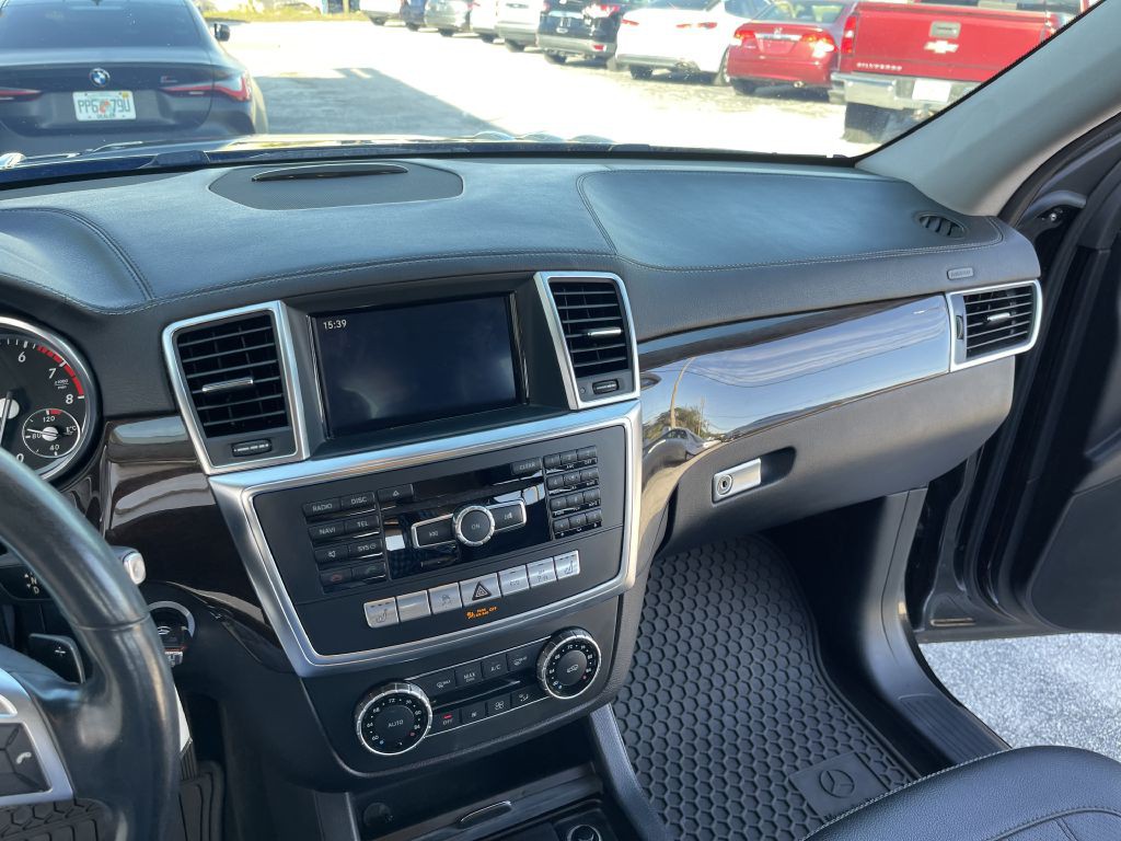 2015 Mercedes-Benz GL-Class Image 10