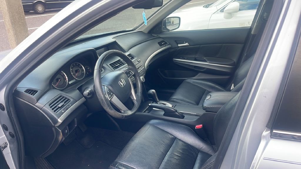 2009 Honda Accord Image 8