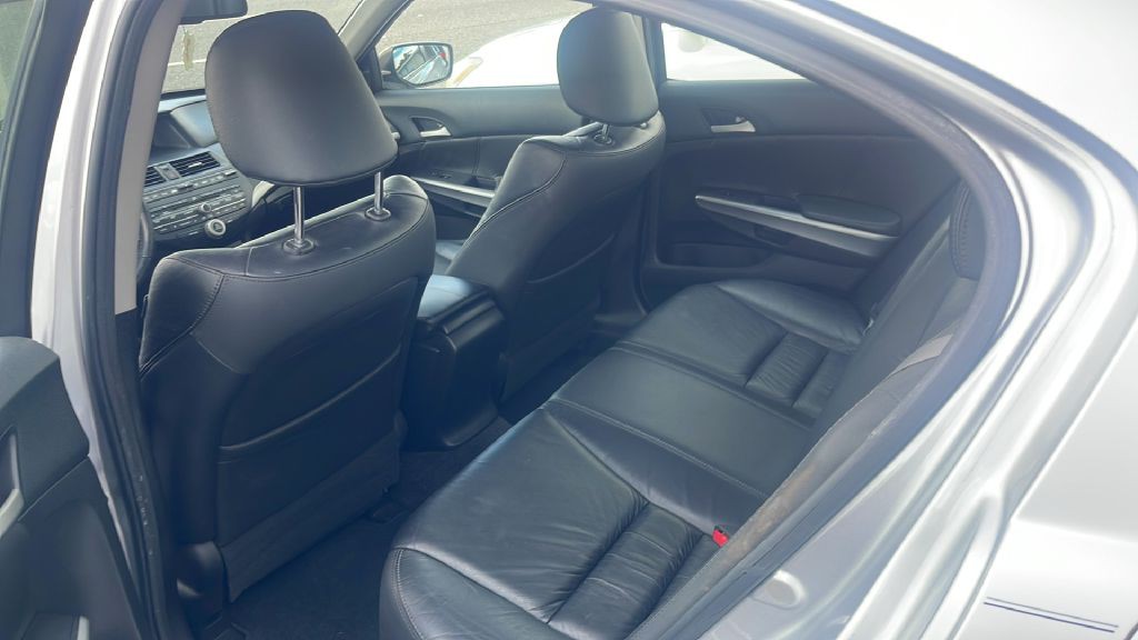 2009 Honda Accord Image 9