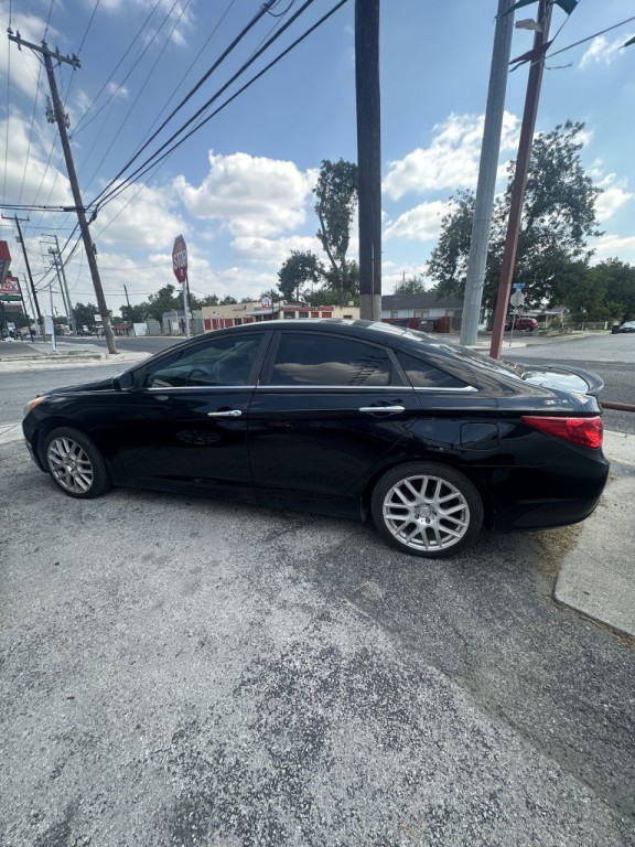 2013 Hyundai Sonata Image 2