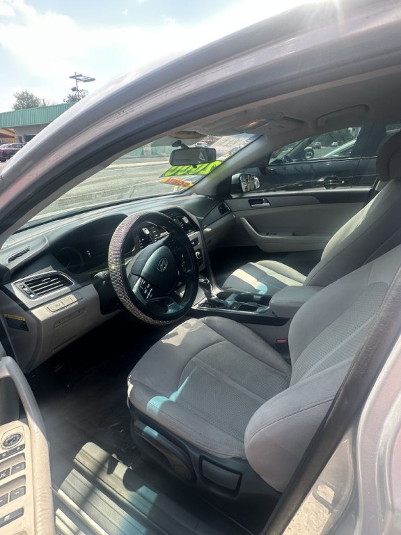 2015 Hyundai Sonata Image 3