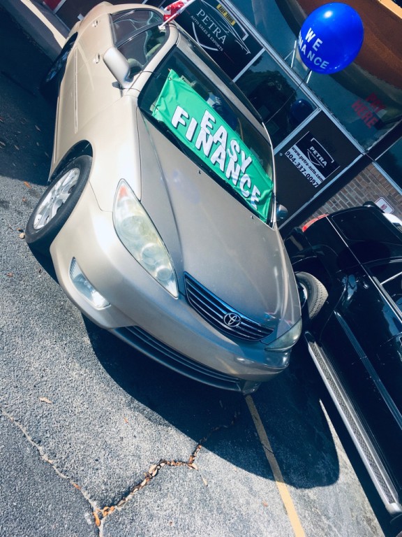 2005 Toyota Camry Image 1