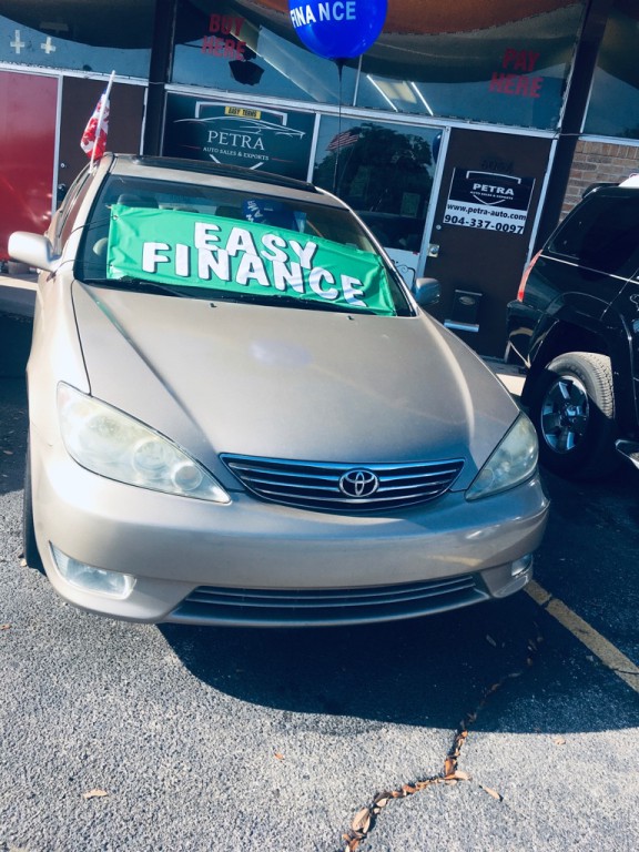 2005 Toyota Camry Image 2