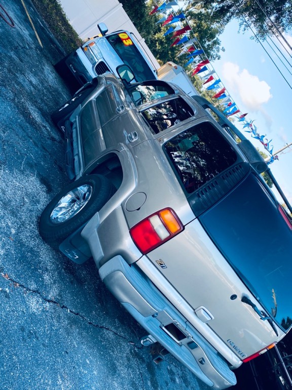 2003 Chevrolet Tahoe Image 4