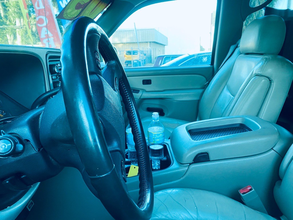 2003 Chevrolet Tahoe Image 7