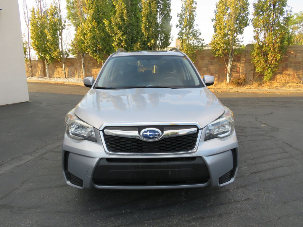 2015 Subaru Forester Image 1