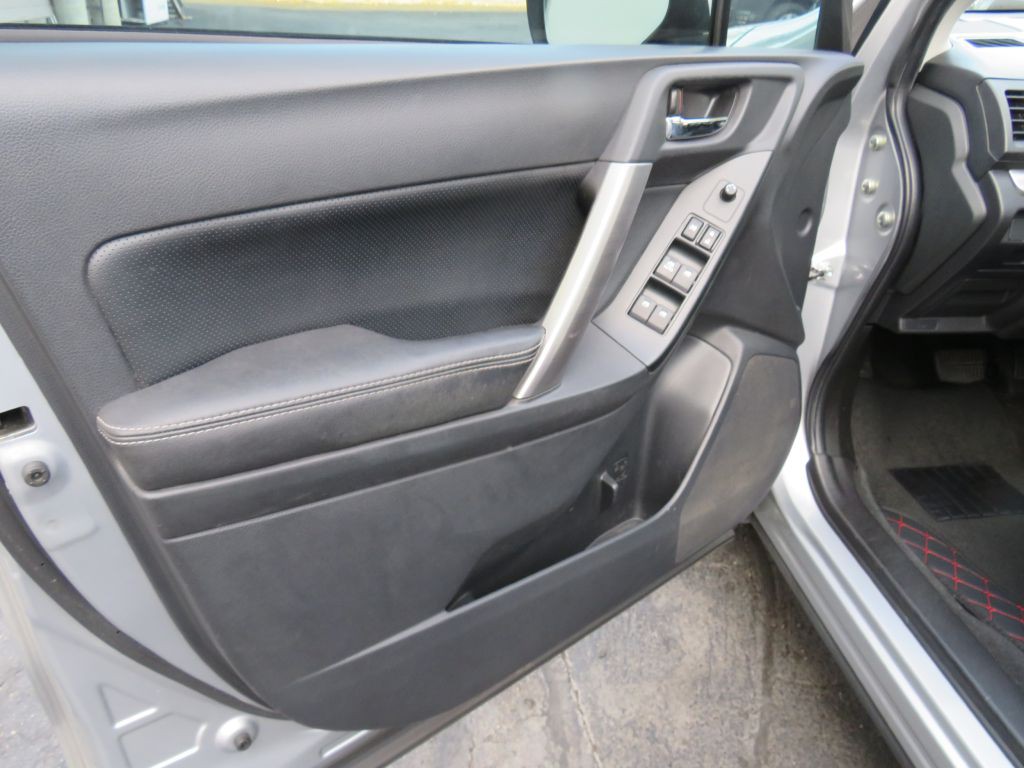 2015 Subaru Forester Image 8