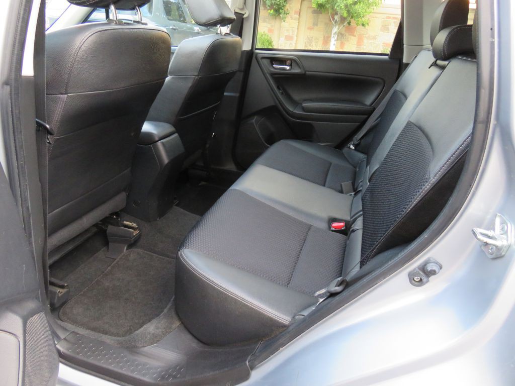 2015 Subaru Forester Image 11