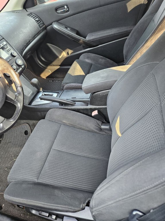 2010 Nissan Altima Image 4