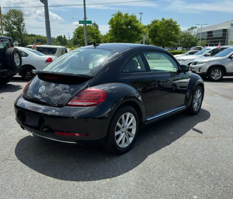 2017 Volkswagen Beetle Image 8