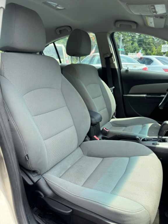 2014 Chevrolet Cruze Image 25