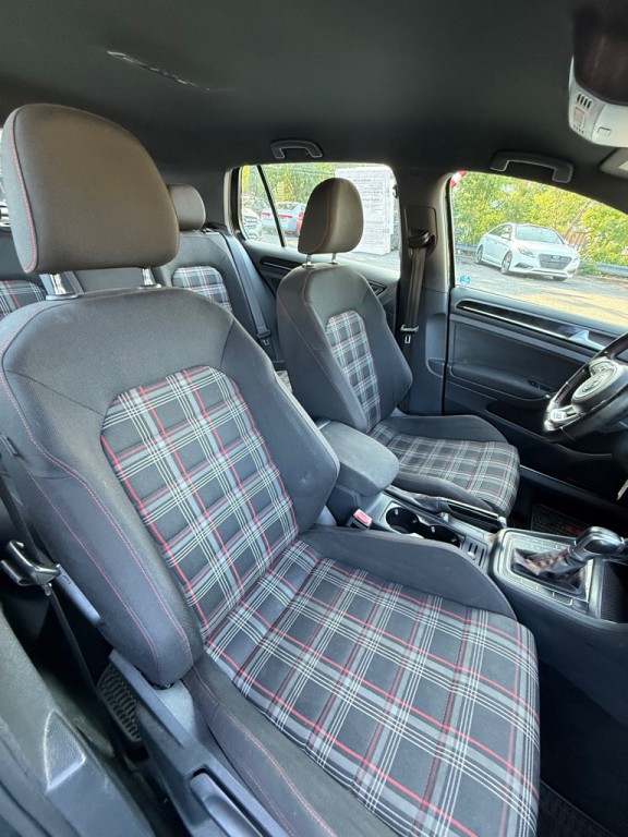 2016 Volkswagen GTI Image 5