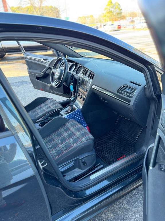 2016 Volkswagen GTI Image 8