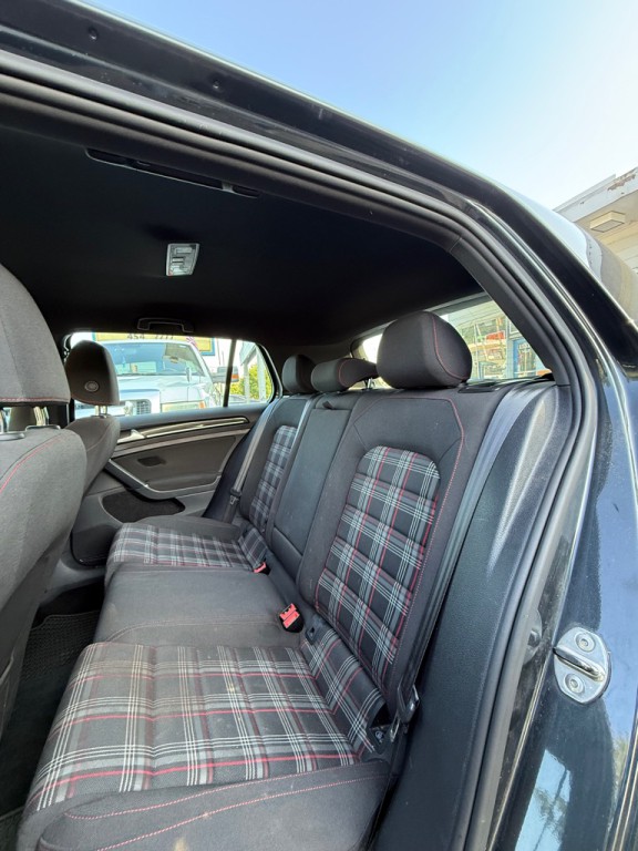 2016 Volkswagen GTI Image 11