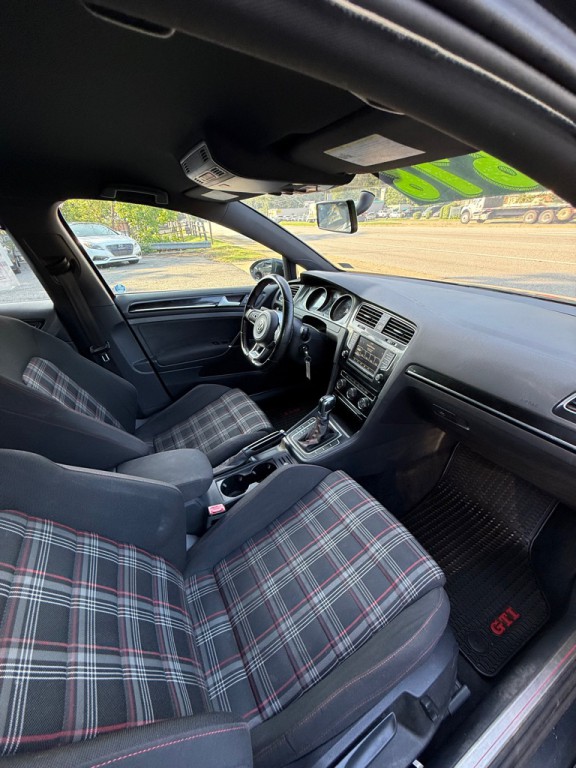 2016 Volkswagen GTI Image 13