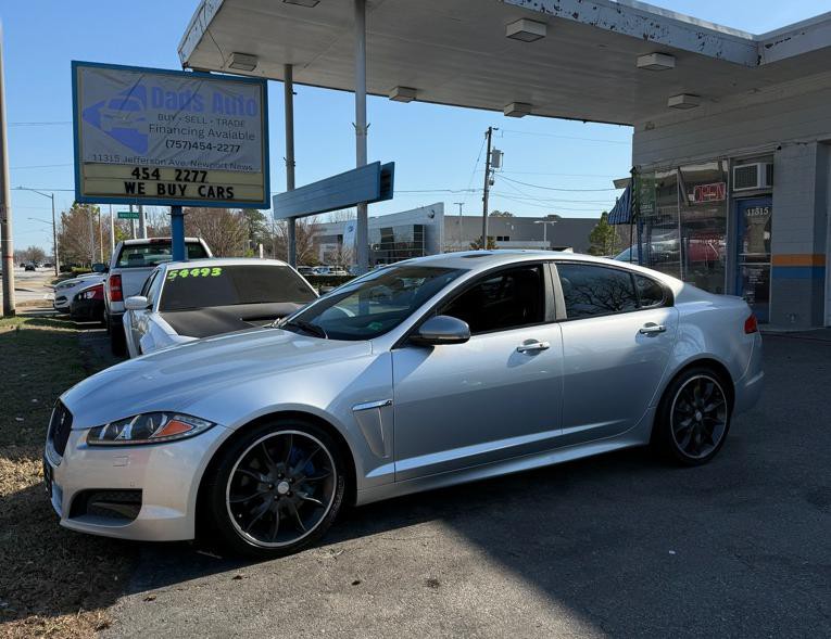 2015 Jaguar XF Image 1