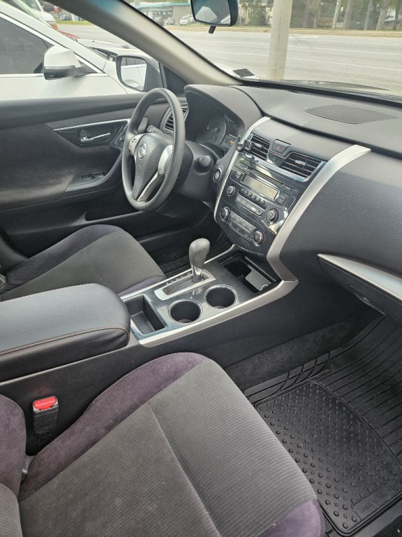 2013 Nissan Altima Image 4