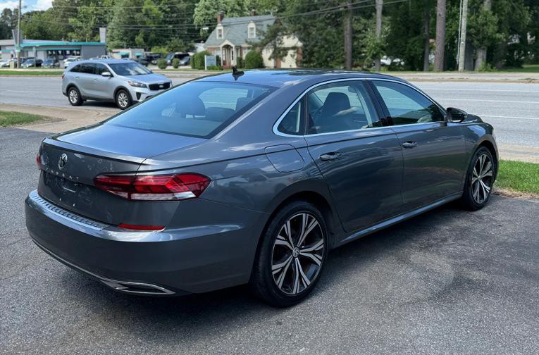 2021 Volkswagen Passat Image 4
