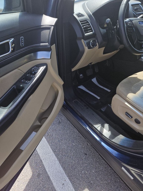 2017 Ford Explorer Image 11