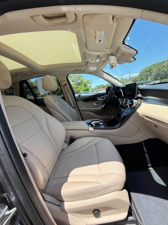 2019 Mercedes-Benz GLC-Class Image 10